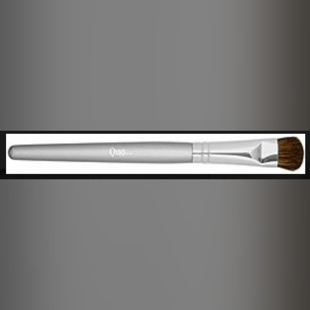 Quo Beauty All Over Eye Shadow Brush